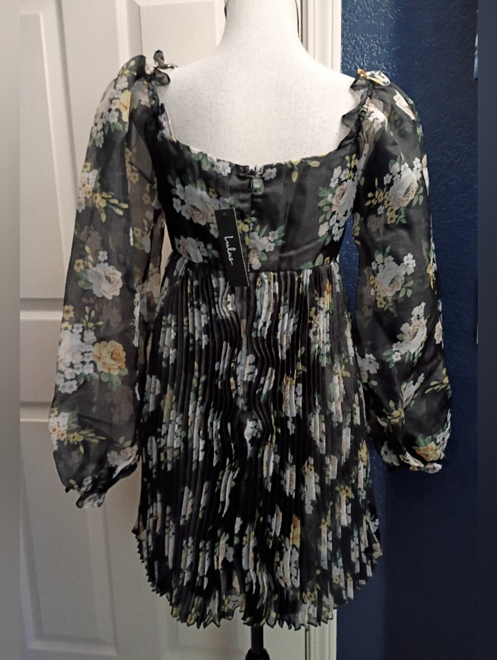 Lulu's Black Floral Pleated Long-Sleeve Babydoll Dress - Picture 2 of 8